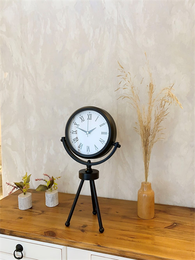 Siyah Metal Mini Tripod Roma Rakamlı Masa Saati 45×26 cm