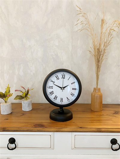 Siyah Metal Roma Rakamlı Masa Saati 25×20 cm