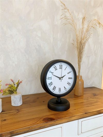 Siyah Metal Roma Rakamlı Masa Saati 25×20 cm