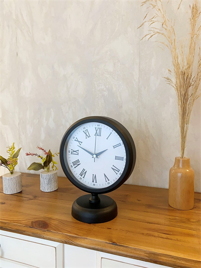 Siyah Metal Roma Rakamlı Masa Saati 25×20 cm