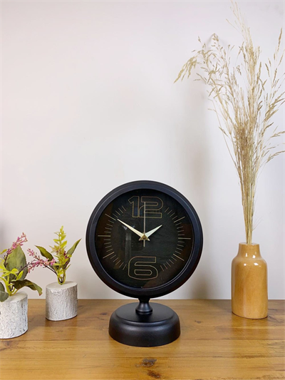 Siyah Metal Spor Masa Saati 25×20 cm
