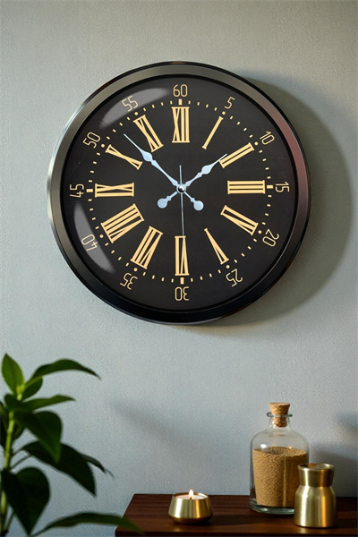 Siyah Roma Rakamlı 52 Cm Metal Duvar Saati