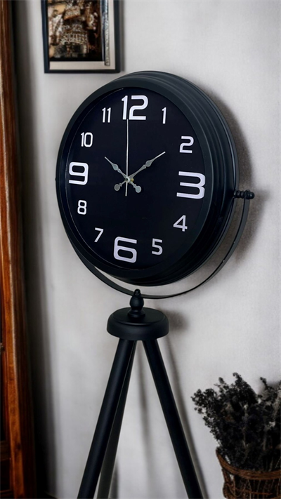 Siyah Zarafet Tripod Ayaklı Saat