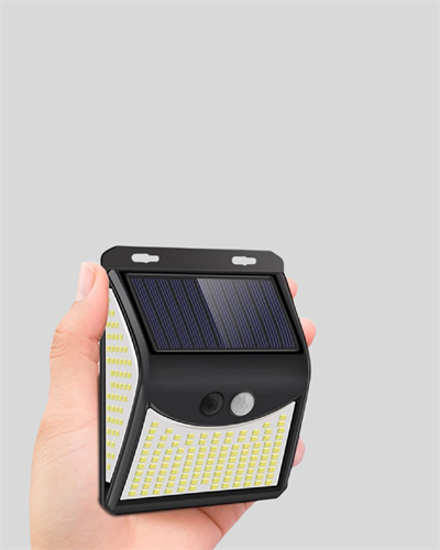 Solar Güneş Enerjili Hareket Sensörlü 4 Taraflı Bahçe Lambası – IP65 Su Geçirmez, 100 LED