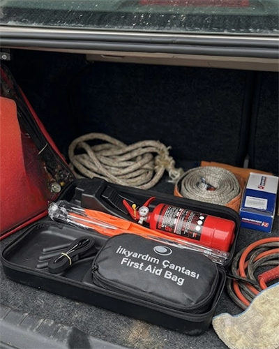 Trafik Seti Acil Durum Araç Güvenlik Kiti Yangın Tüpü ve Reflektörlü