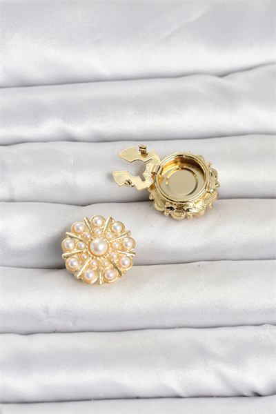 Vintage Model Gold Renk Düğme veya Manşet Broşu