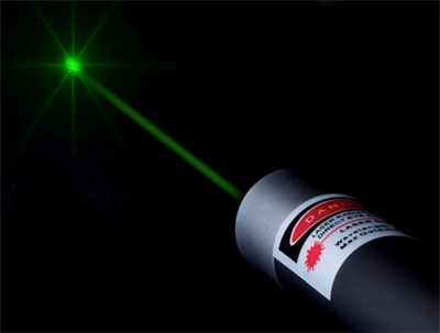 Yeşil Lazer Pointer 100 Mw 15 Km Etkili (5 Başlıklı)