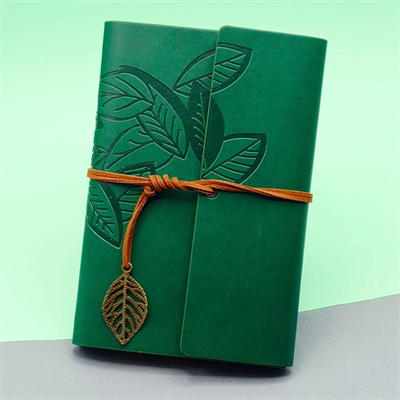 Yeşil Yaprak Desenli Deri Defter