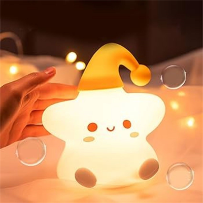 Yıldız Figürlü Pofuduk LED Gece Lambası – Yumuşak Dokulu Masaüstü Aydınlatma, Çocuk Odası ve Dekoratif Şarjlı Ortam Işığı