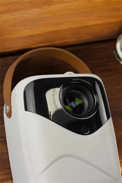 Yüksek HD Görünümlü Taşınabilir Projeksiyon Cihazı