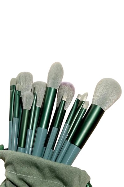 13 PARÇA MAKYAJ SETİ