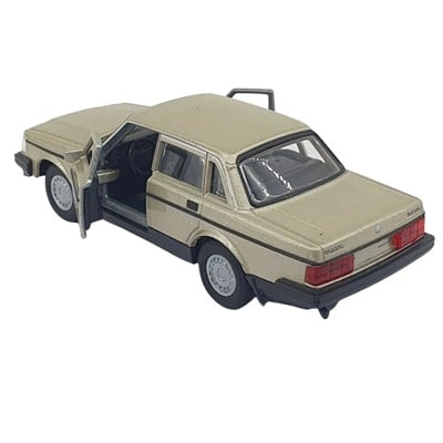 1:32 Volvo 240 GL Çek Bırak
