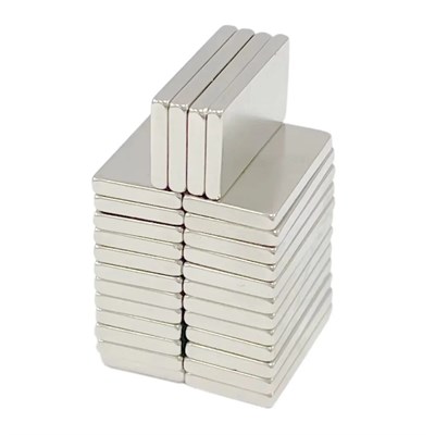 20×10×2 mm N35 Neodyum Mıknatıs – Köşeli, Nikel Kaplama