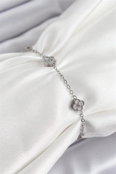 316L Çelik Yonca Model Gümüş Renk Kadın Bileklik