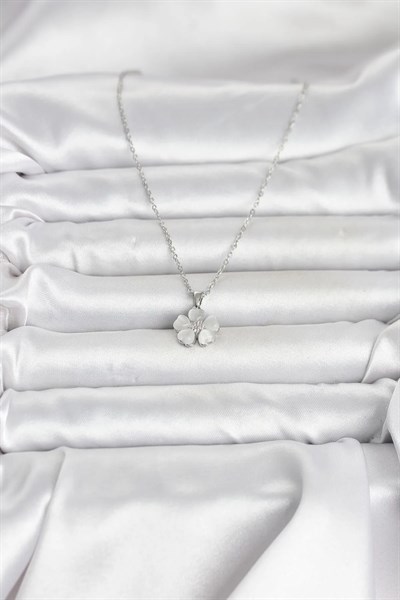 316L Çelik Zincir Gümüş Renk Yonca Model Kadın Kolye