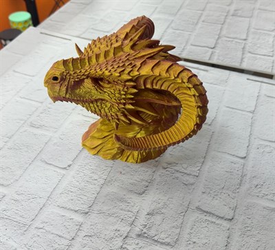 Altın Kırmızı Ejderha Figürü