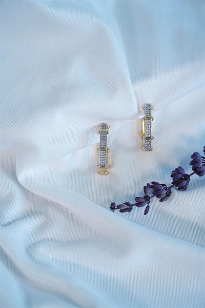 Çelik Küpe Kimler Geldi Kimler Geçti Kararmaz