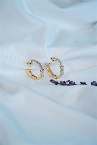 Çelik Küpe Kimler Geldi Kimler Geçti Kararmaz