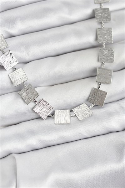 Kare Plaka Model Gümüş Renk Kadın Kolye