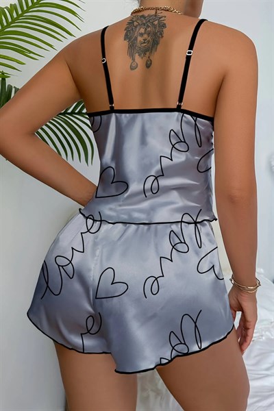 Love Baskılı Gri Saten Şortlu Gecelik Takım