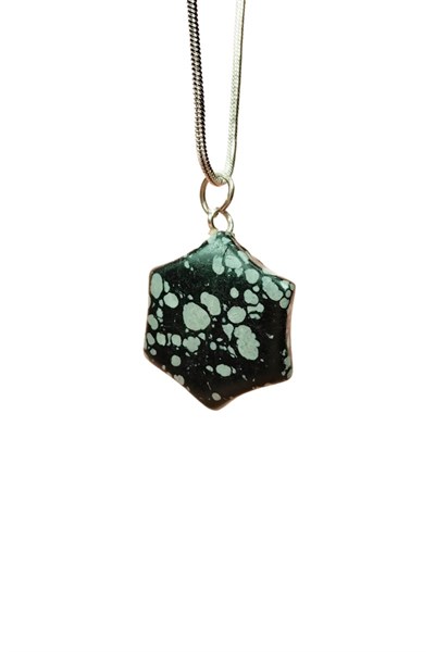 Obsidyen Doğal Taşı Zincirli El Yapımı Kolye Uç: 2 cm Zincir: 20 cm Kutulu mudanis