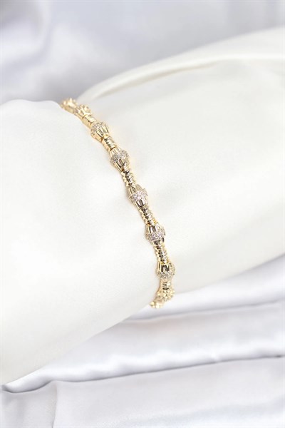 Pirinç Gold Renk VIP Seri Punta Model Zirkon Taşlı Kadın Bileklik