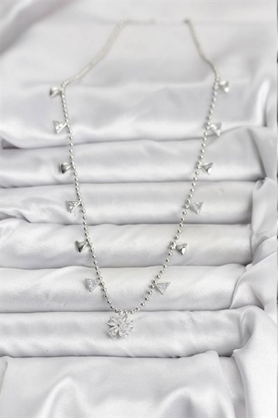 Pirinç Gümüş Renk Zirkon Taşlı Çiçek Model Kadın Kolye