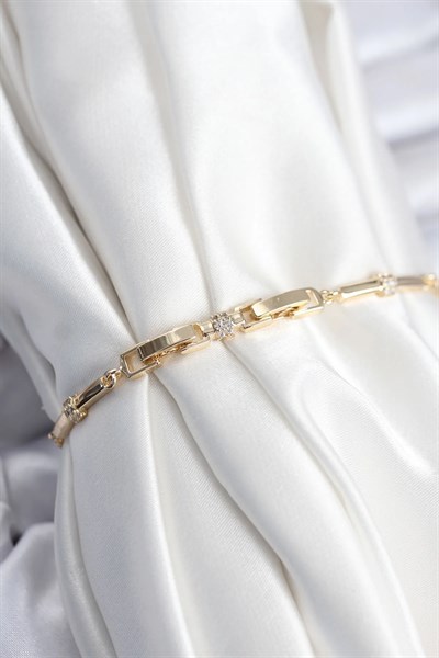 Pirinç VIP Seri Gold Renk Parçalı Model Zirkon Taşlı Kadın Bileklik