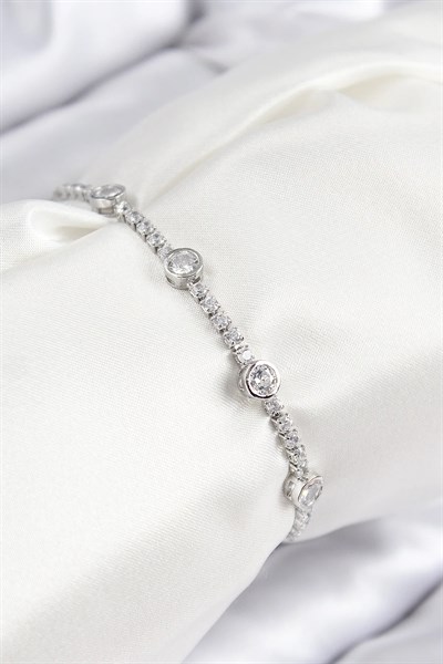 Pirinç Zirkon Taşlı Daire Model Gümüş Renk Asansörlü Kadın Bileklik