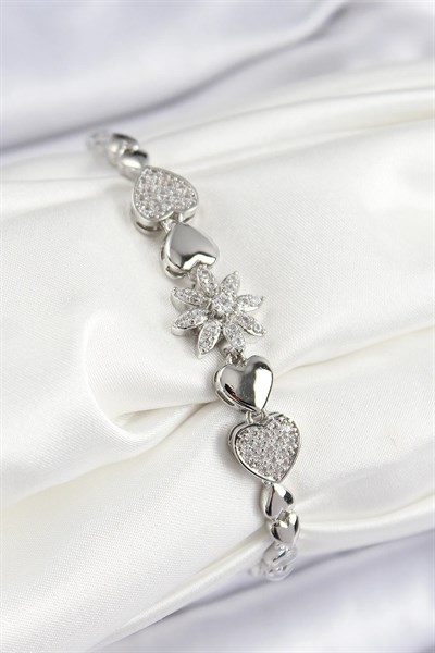 Pirinç Zirkon Taşlı Kalp Detaylı Çiçek Model Gümüş Renk Kadın Bileklik