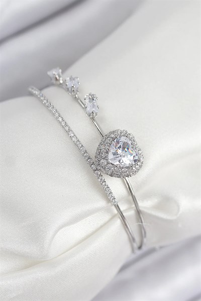 Pirinç Zirkon Taşlı Kalp Model Gümüş Renk Kadın Bileklik