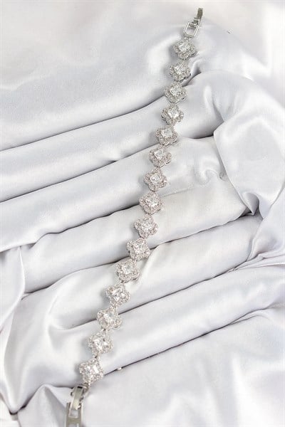 Pirinç Zirkon Taşlı Yonca Baget Model Gümüş Renk VIP Seri Kadın Bileklik