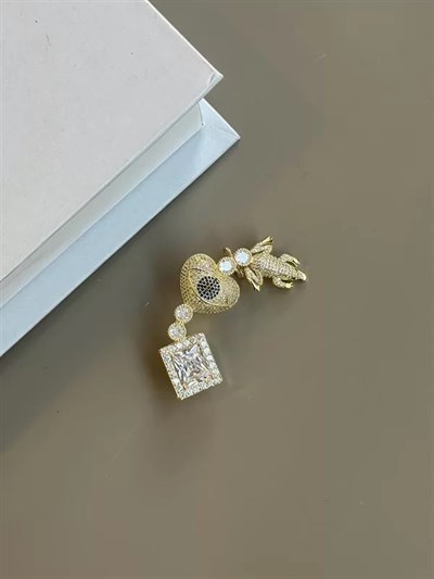 Taşlı Kıkırdak Küpe - Altın