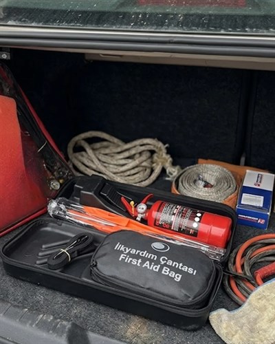 Trafik Seti Acil Durum Araç Güvenlik Kiti Yangın Tüpü ve Reflektörlü