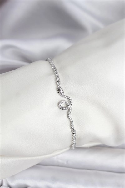 Yılan Model Zirkon Taşlı Gümüş Renk Pirinç Su Yolu Kadın Bileklik