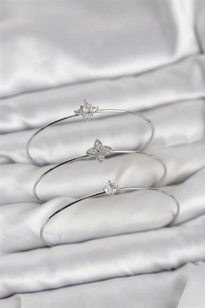 Zirkon Taşlı Gümüş Renk Yonca Model 3lü Kadın Bileklik Kombini