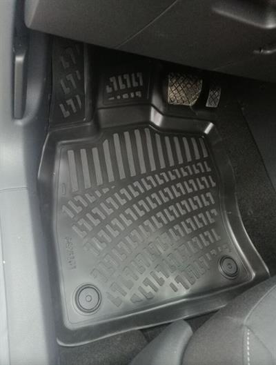 Skoda Karoq 2017 Sonrası Uyumlu 4.5D Havuzlu Paspas