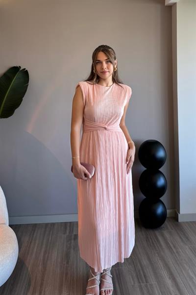 Bel Detaylı Piliseli Pudra Midi Elbise