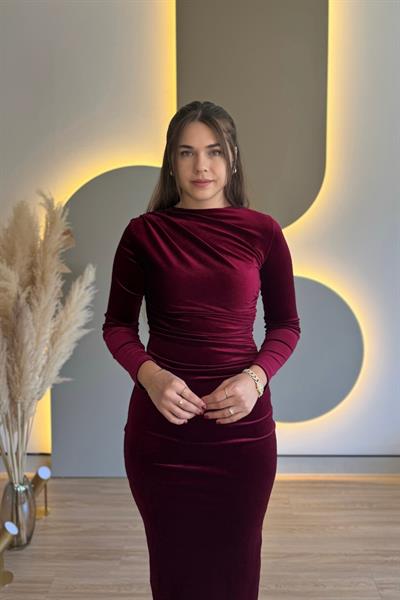 Drapeli Yırtmaçlı Kadife Bordo Midi Elbise
