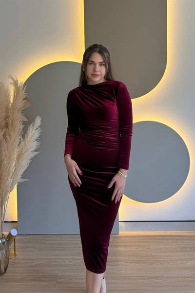 Drapeli Yırtmaçlı Kadife Bordo Midi Elbise