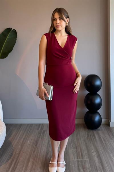 Kruvaze Yaka Aksesuarlı Bordo Elbise
