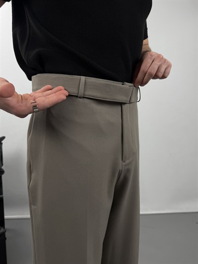 KEMERLİ DÖKÜMLÜ PANTOLON
