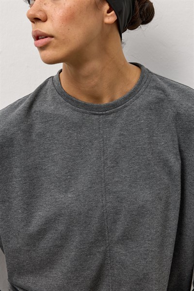 Antrasit Dikiş Detaylı Bisiklet Yaka Basic T-Shirt