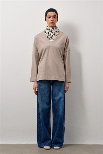 Bej V Yaka Uzun Kollu Basic T-Shirt