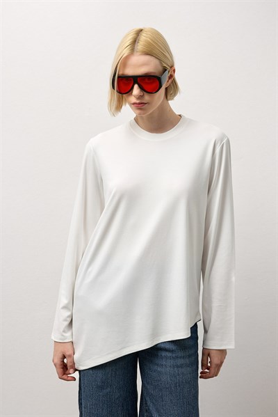 Beyaz Asimetrik Kesim Basic Uzun Kollu T-Shirt