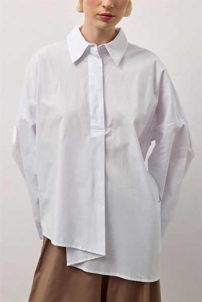 Beyaz Asimetrik Oversize Gömlek