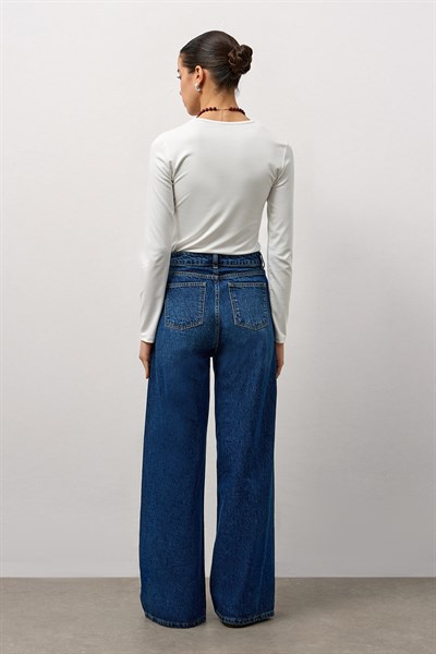 Beyaz Basic Uzun Kollu Bisiklet Yaka Body