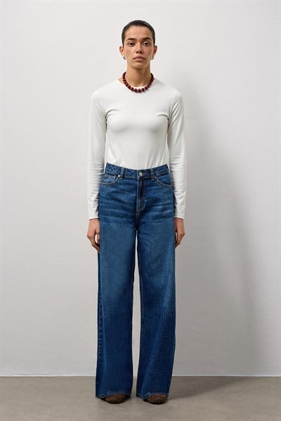 Beyaz Basic Uzun Kollu Bisiklet Yaka Body