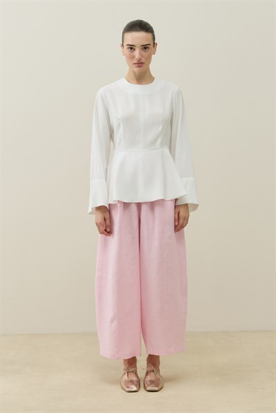 Beyaz Bel Formlu Minimal Bluz