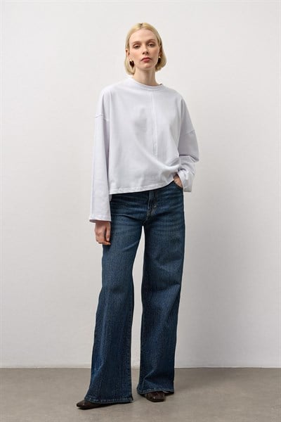 Beyaz Dikiş Detaylı Bisiklet Yaka Basic T-Shirt